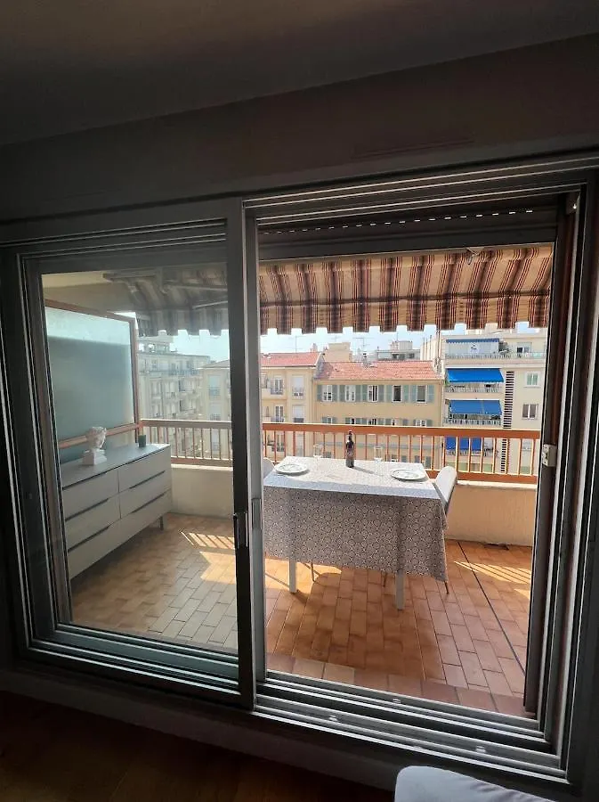 Beautiful Arty Apartment Nizza